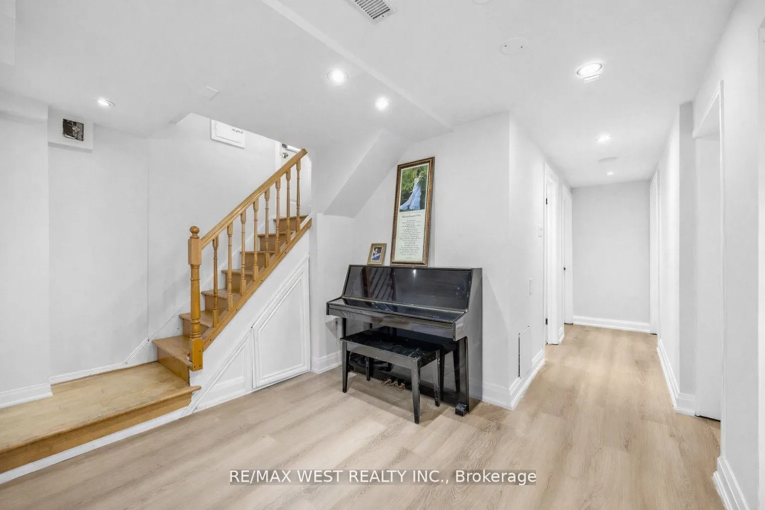 578 Bellamy Road N