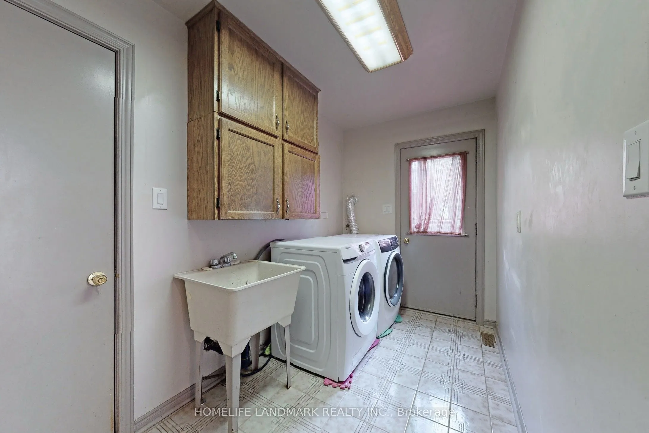 69 Windrush Trail