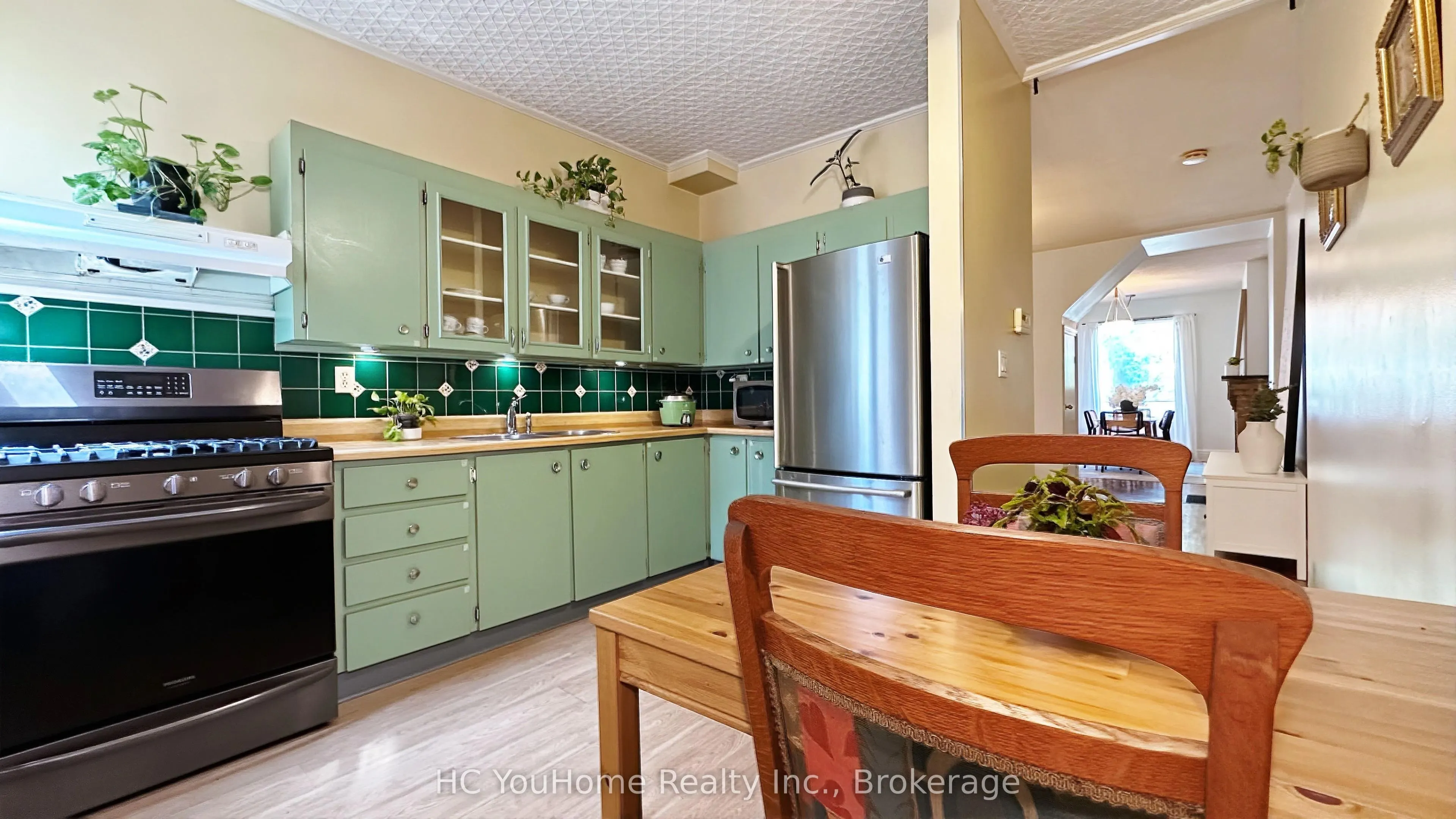 7 Badgerow Avenue