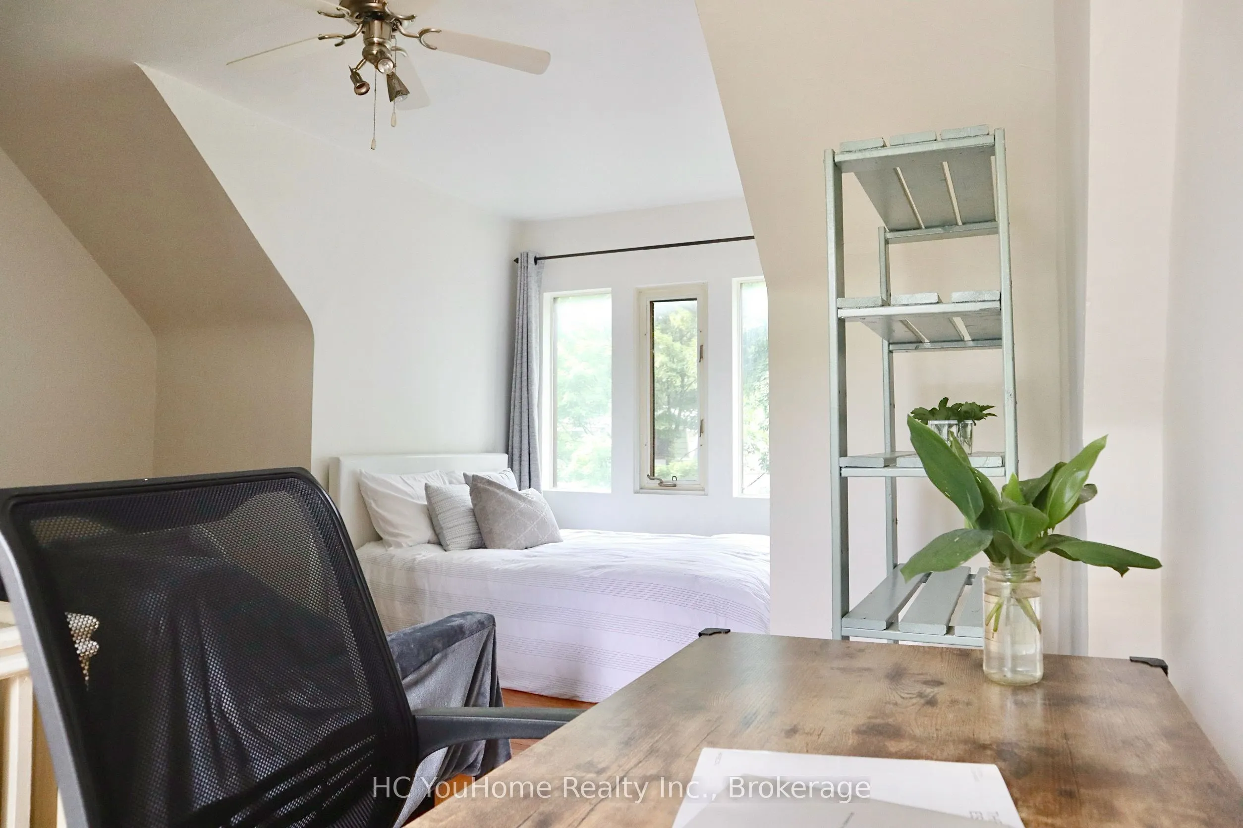 7 Badgerow Avenue