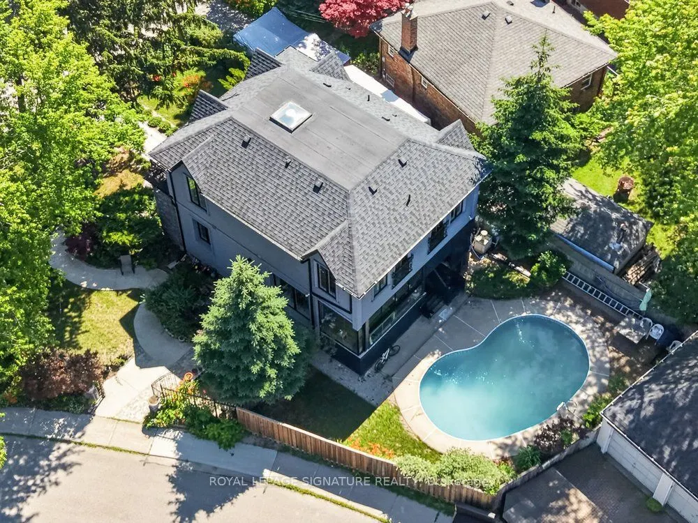 32 Cliffcrest Drive