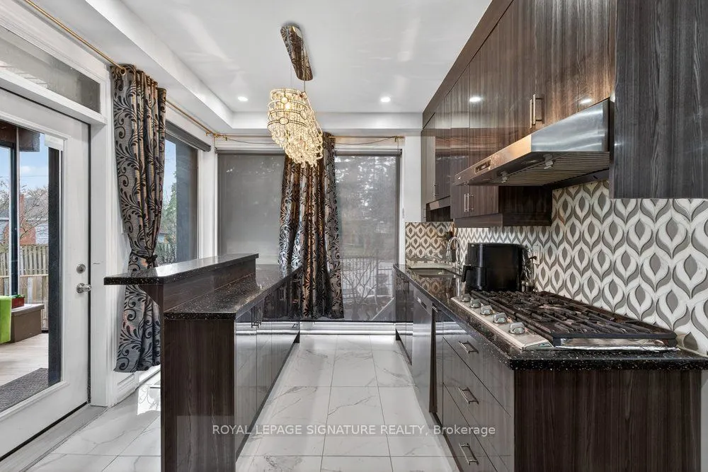 32 Cliffcrest Drive