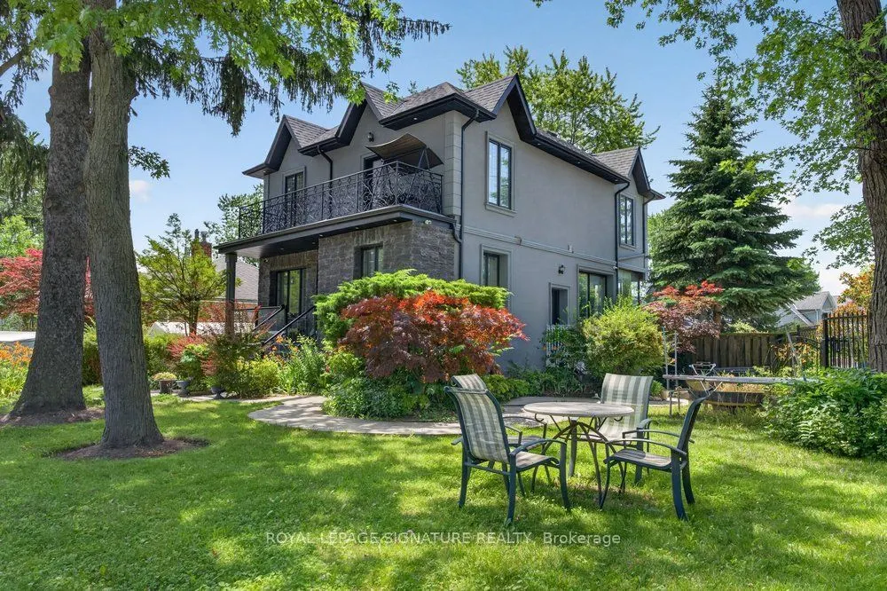 32 Cliffcrest Drive