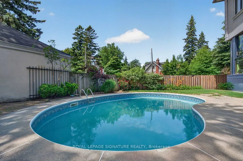 32 Cliffcrest Drive