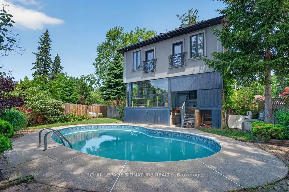 32 Cliffcrest Drive