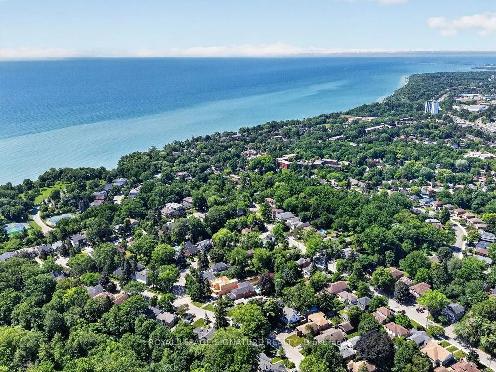 32 Cliffcrest Drive
