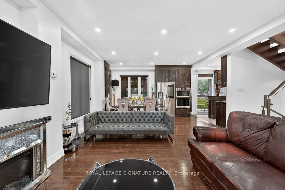 32 Cliffcrest Drive