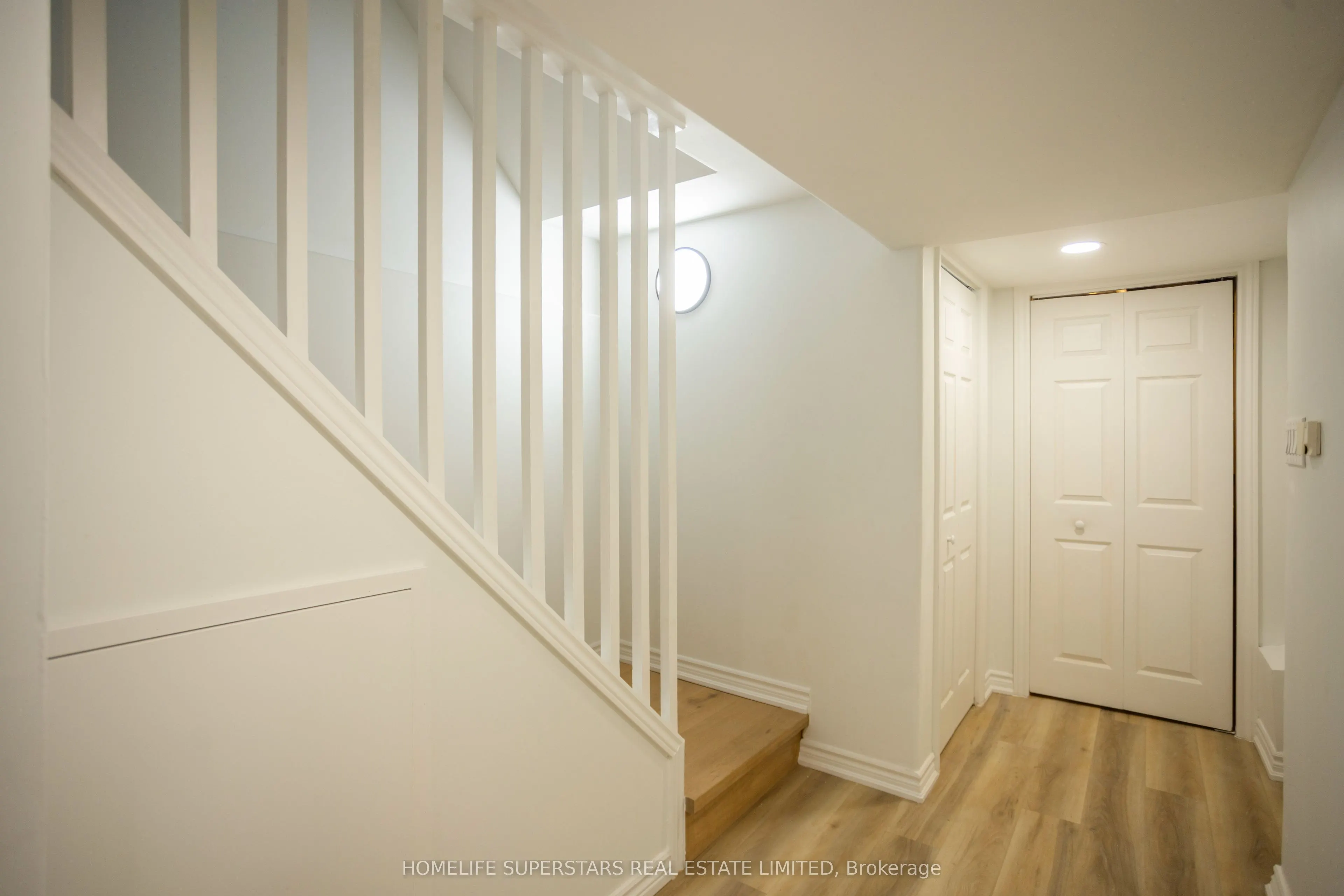 6 Smales Drive