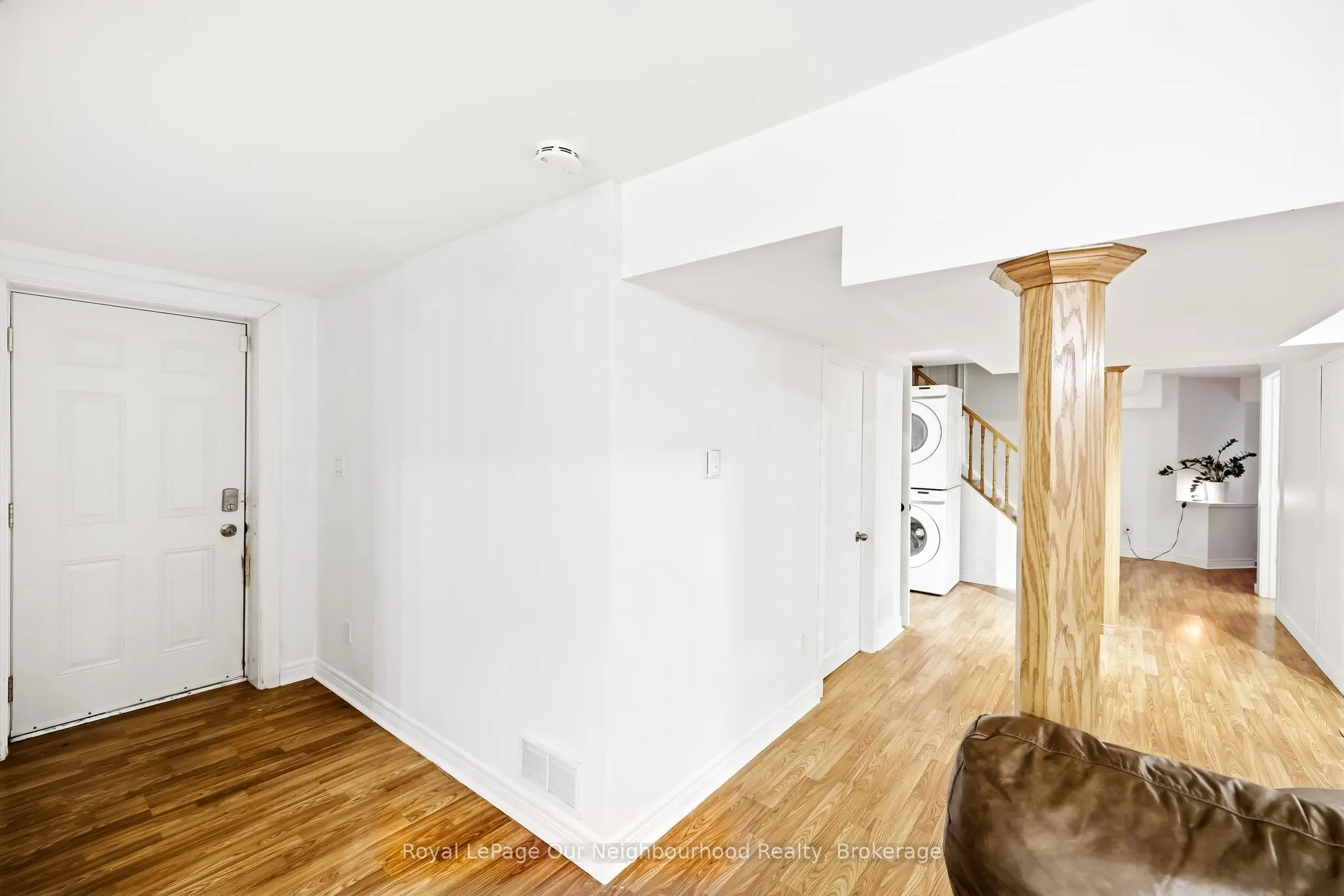 1296 Ravencliffe Court