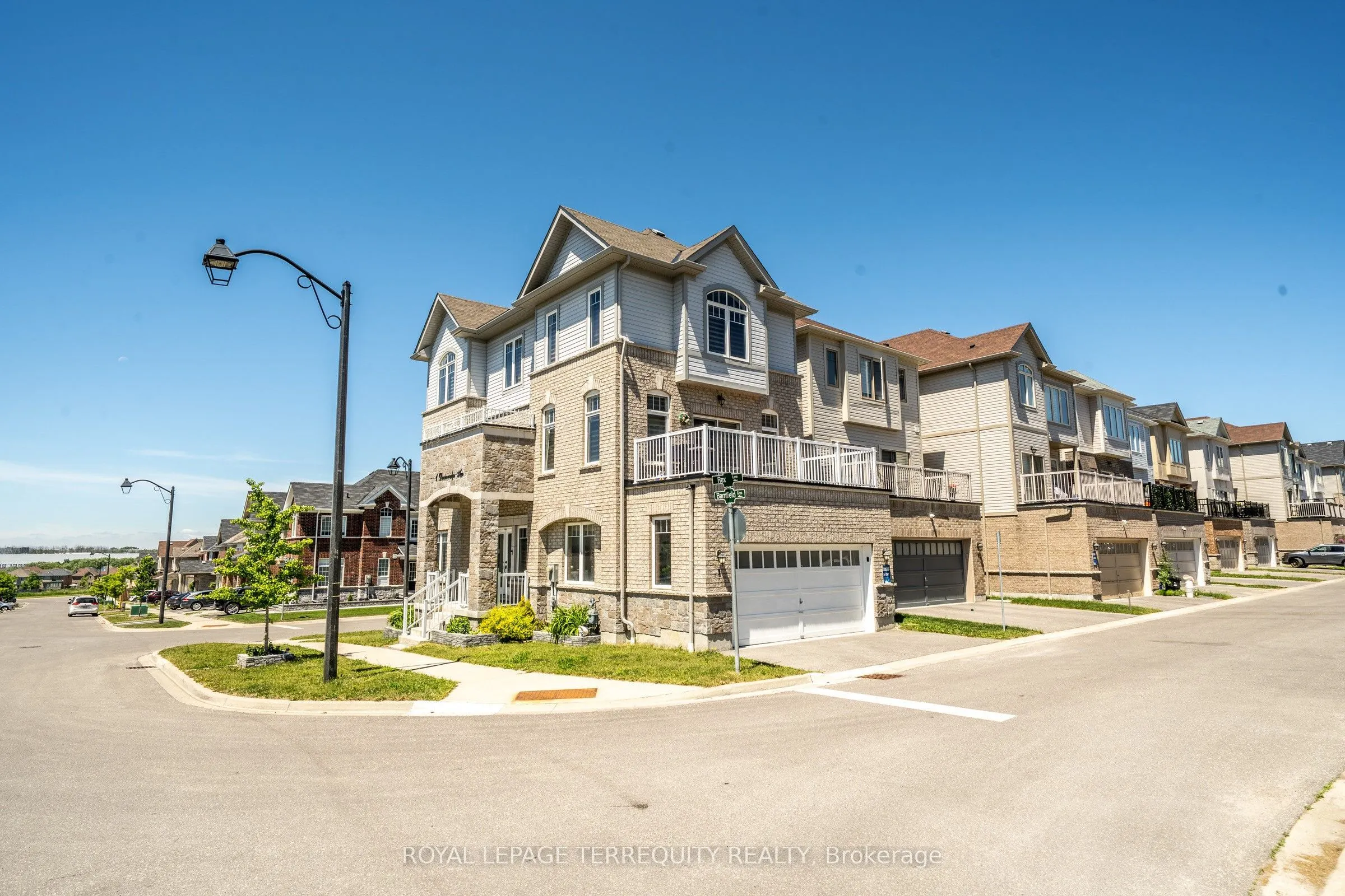 1 Devineridge Avenue