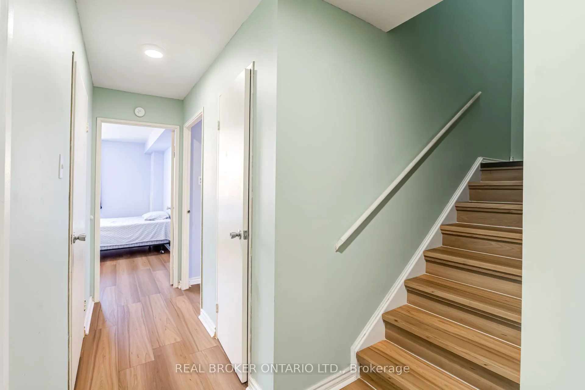 4060 Lawrence Avenue E #402