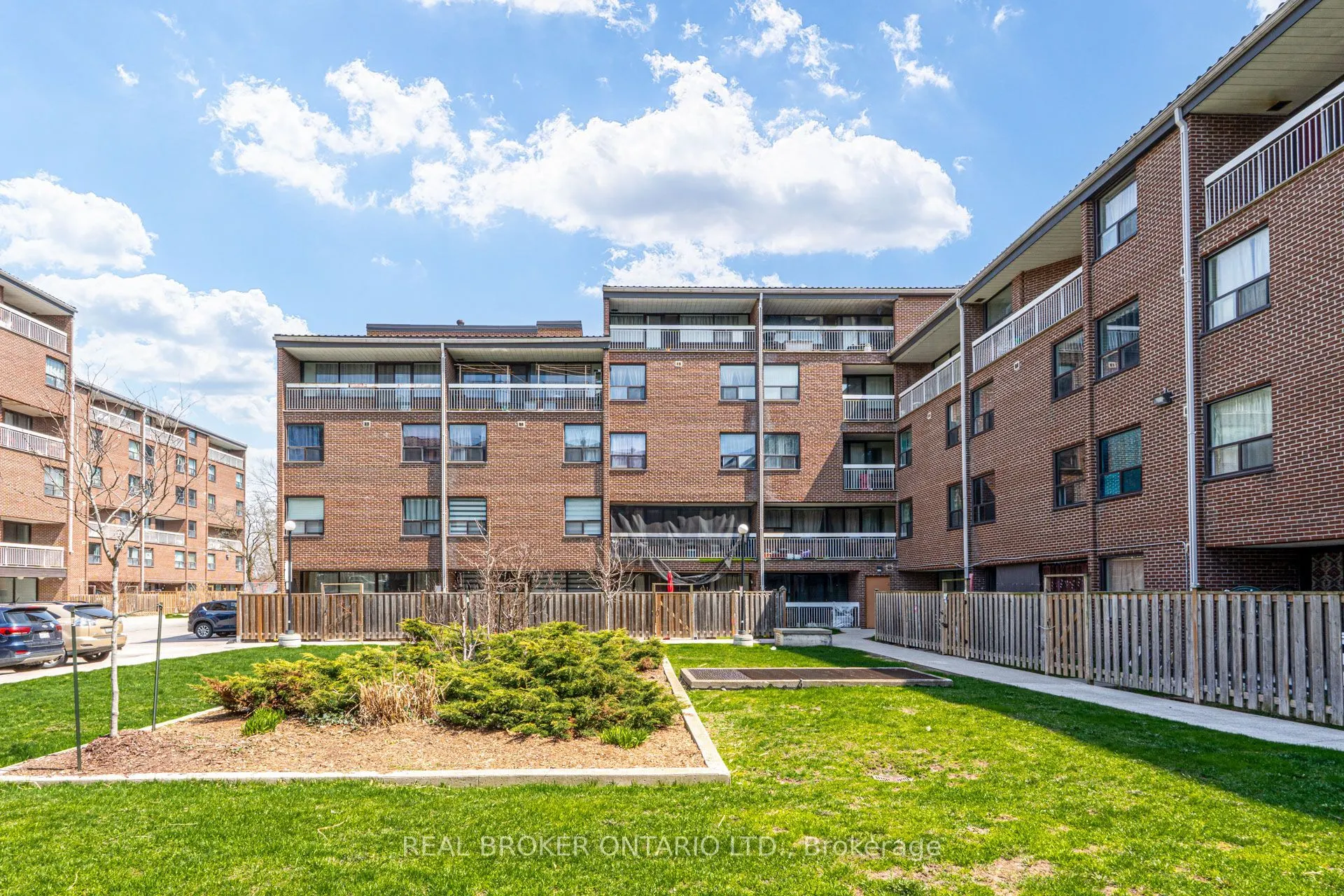 4060 Lawrence Avenue E #402
