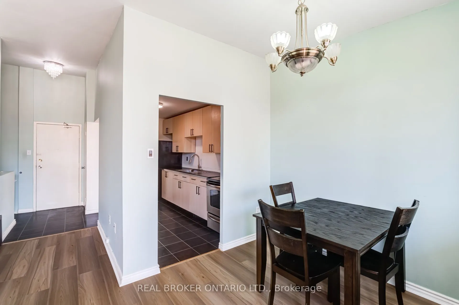 4060 Lawrence Avenue E #402