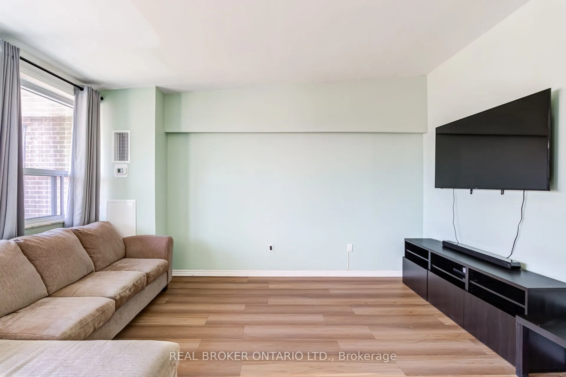 4060 Lawrence Avenue E #402