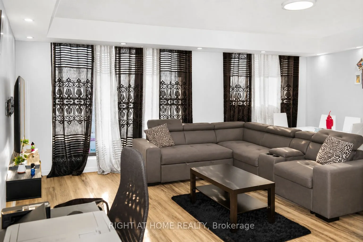 757 Victoria Park Avenue #1501