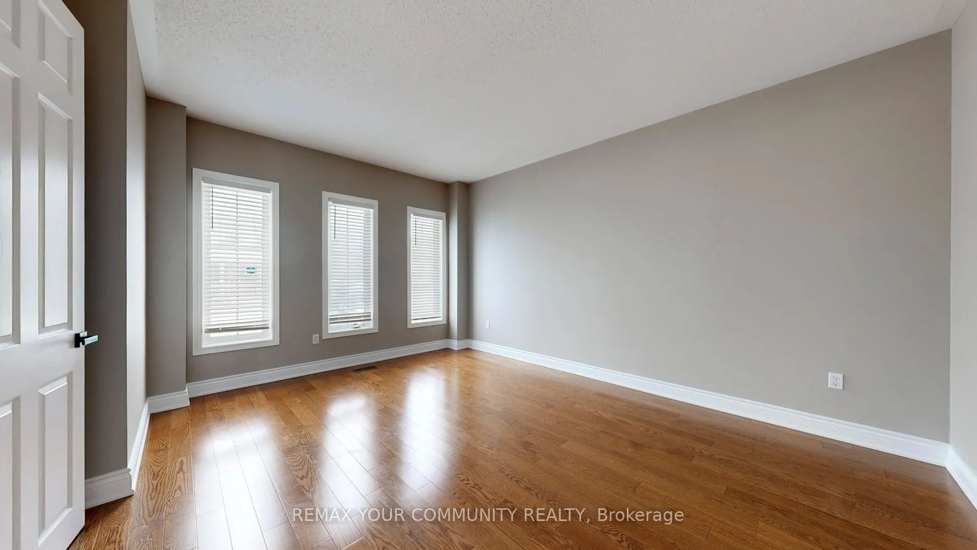 8 Westacott Avenue