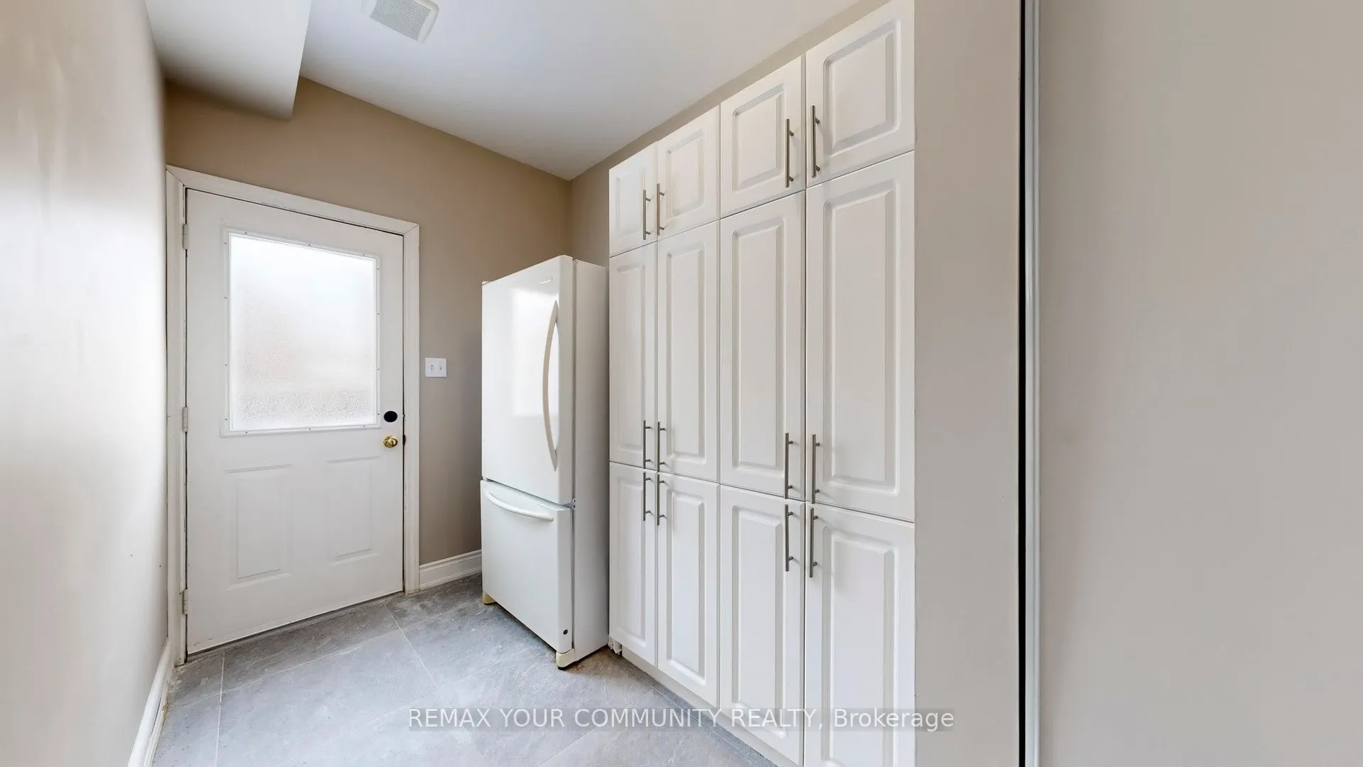 8 Westacott Avenue