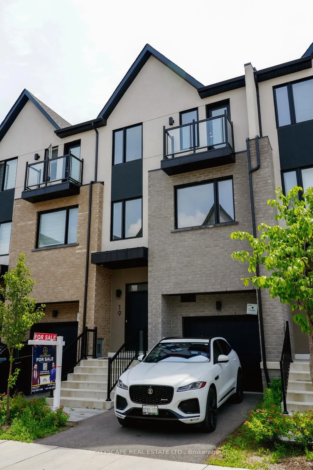 19 Lively Way