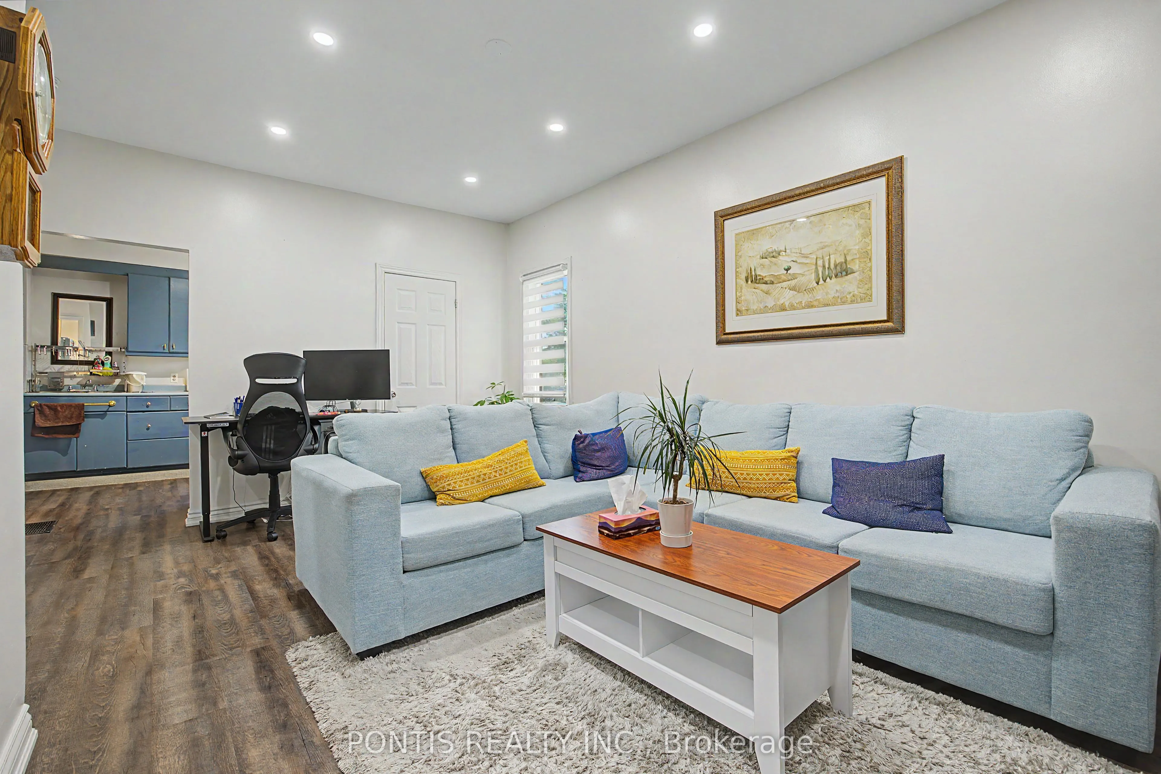 2 Liberty Street S