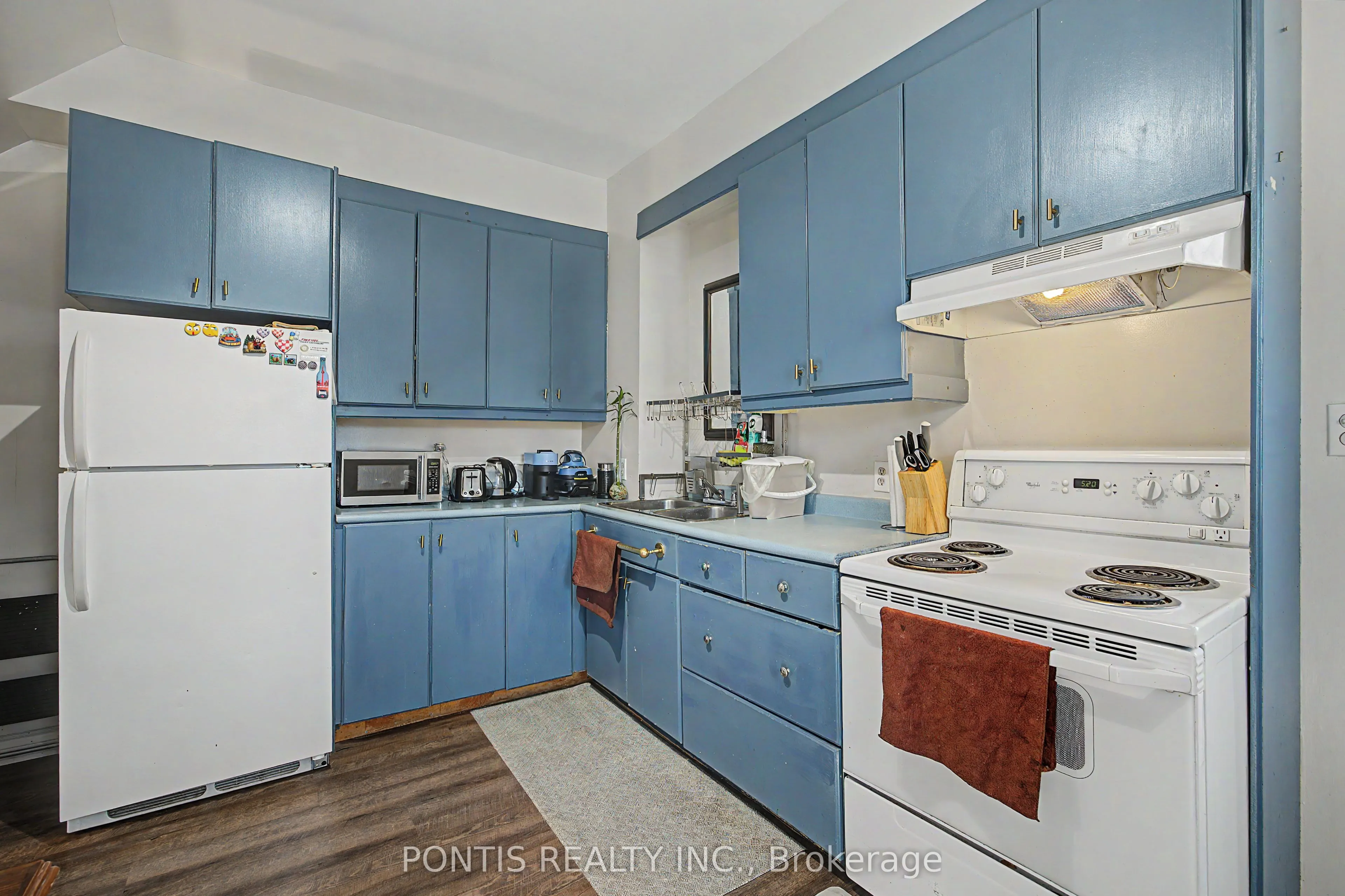 2 Liberty Street S