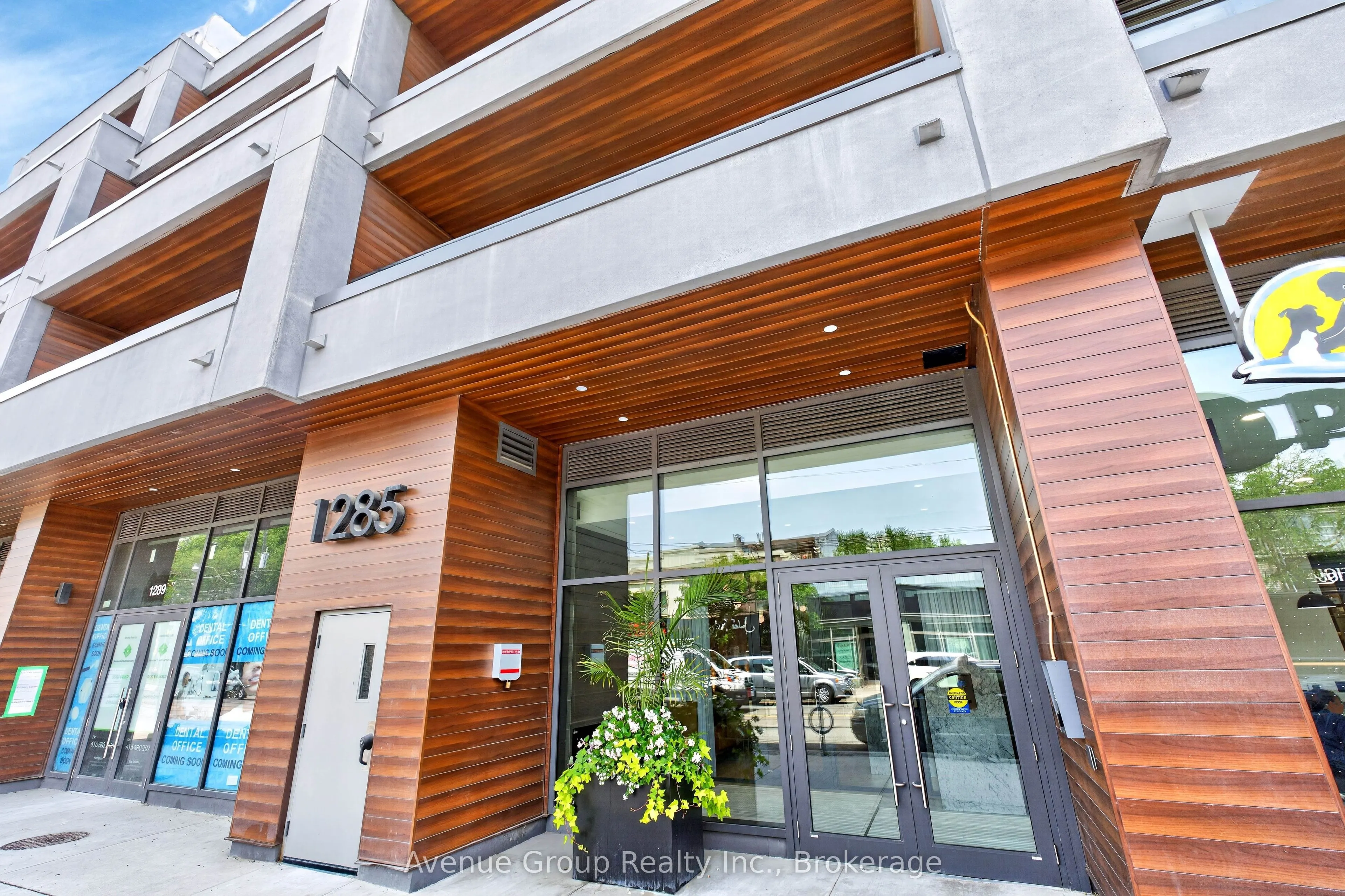 1285 Queen Street E #TH58