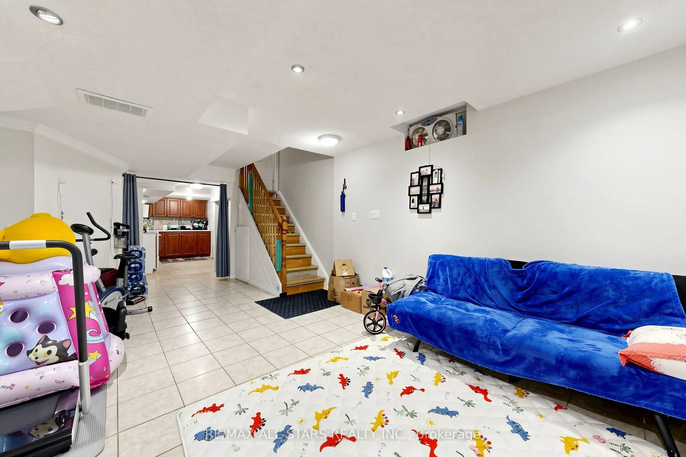13 Boulderbrook Drive