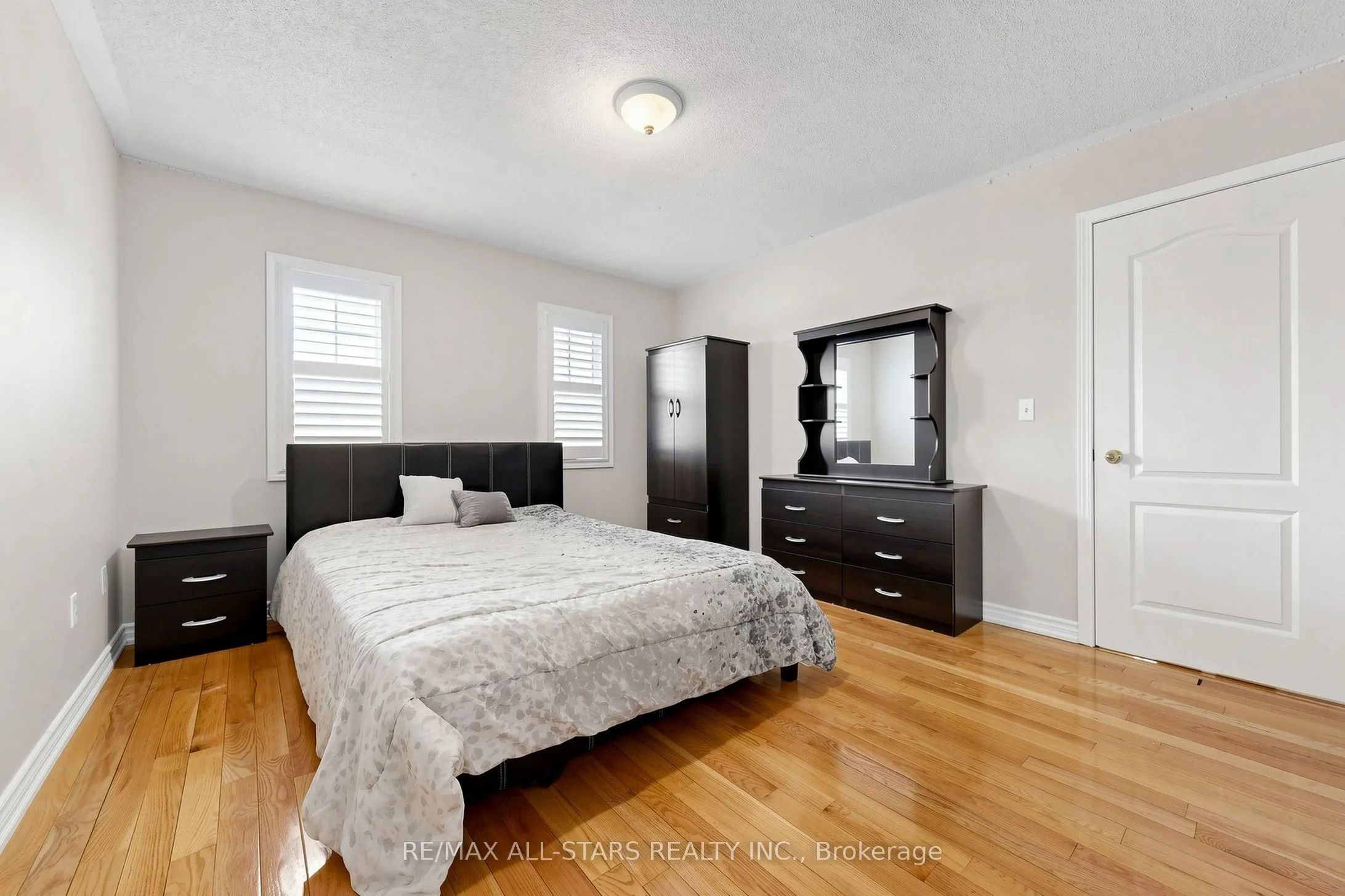 13 Boulderbrook Drive