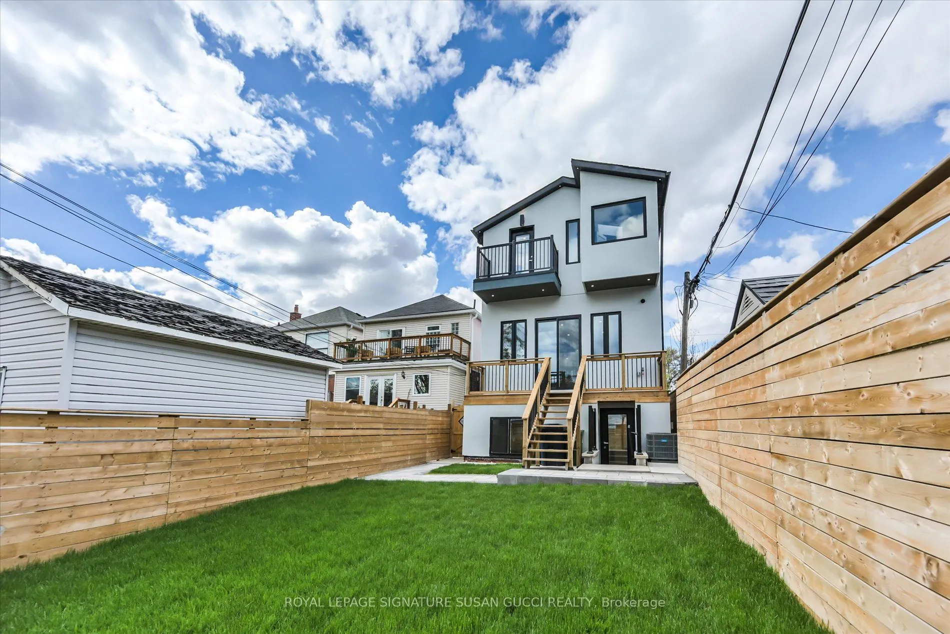 223 Queensdale Avenue