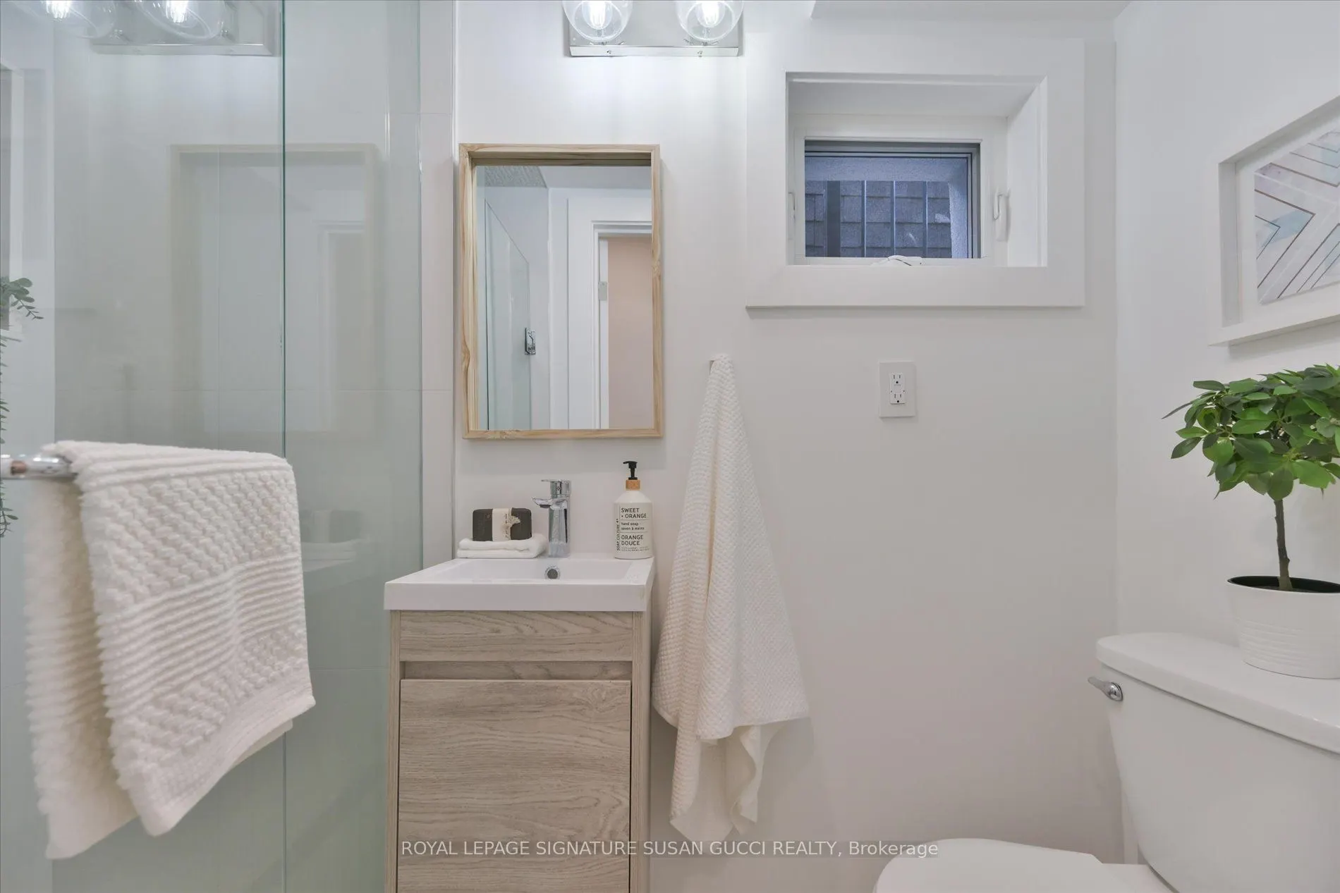 223 Queensdale Avenue