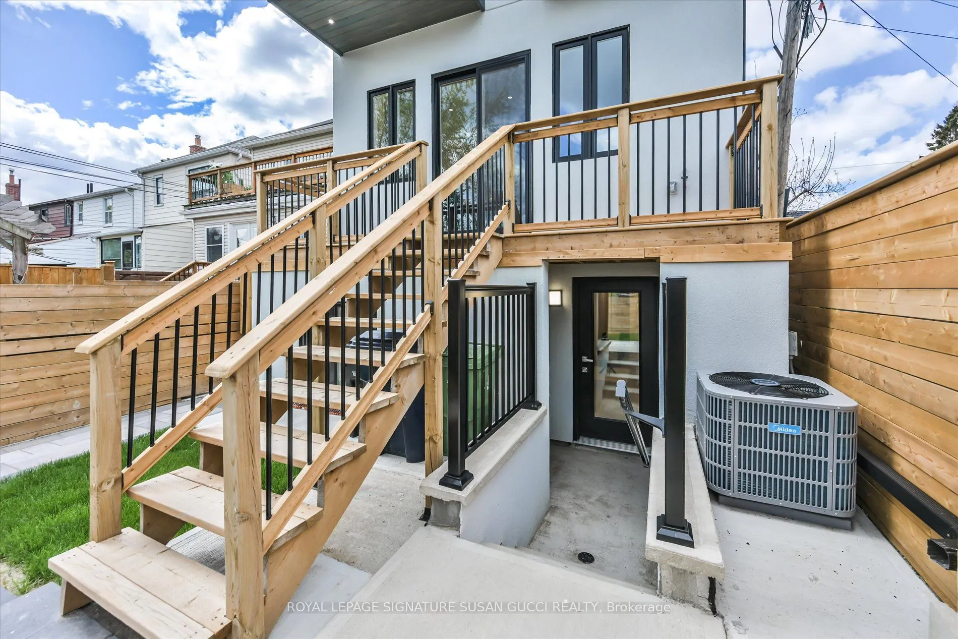 223 Queensdale Avenue