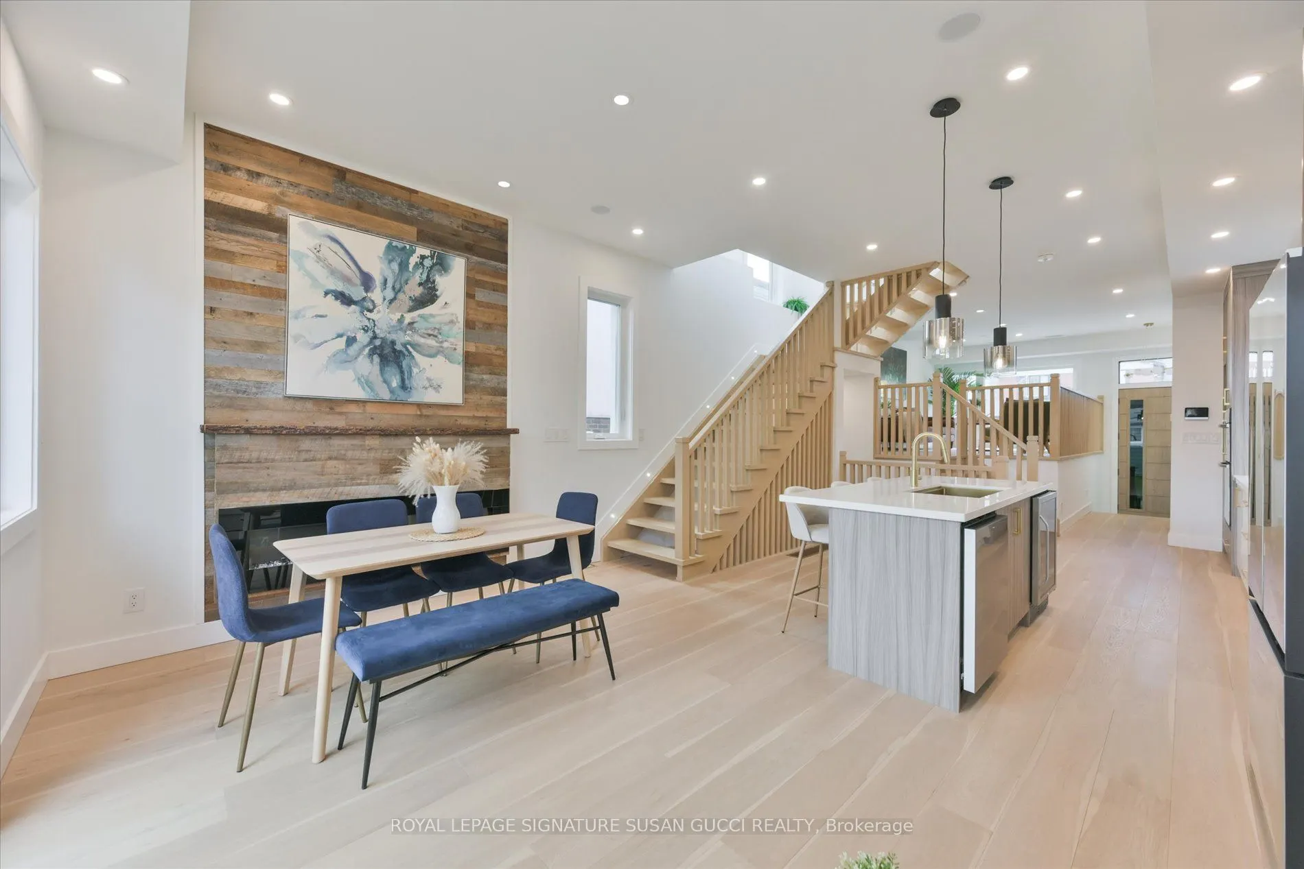 223 Queensdale Avenue