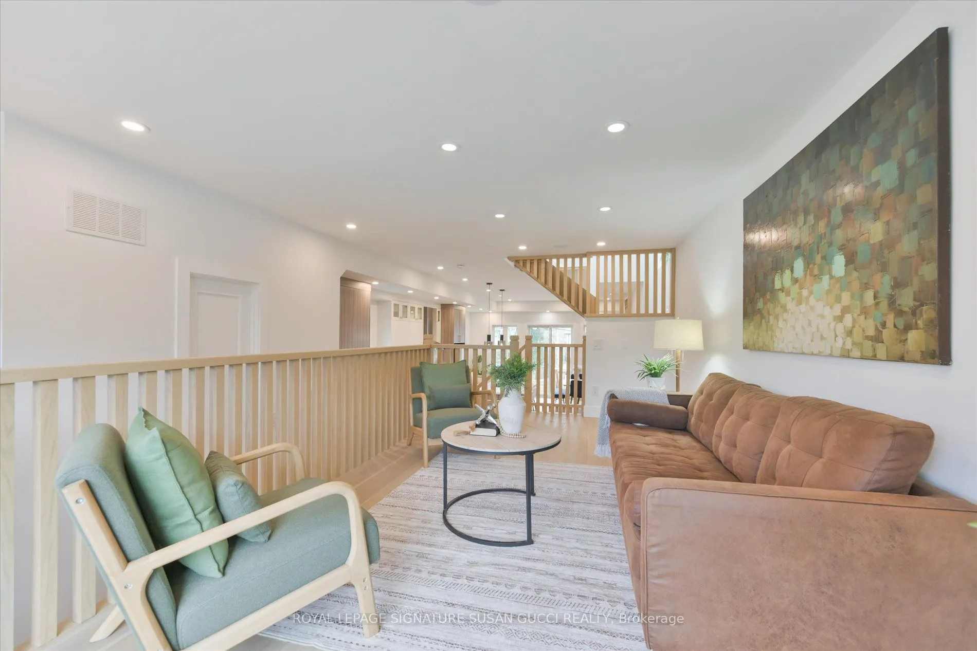 223 Queensdale Avenue