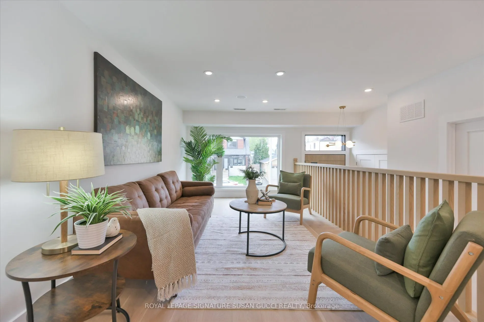 223 Queensdale Avenue