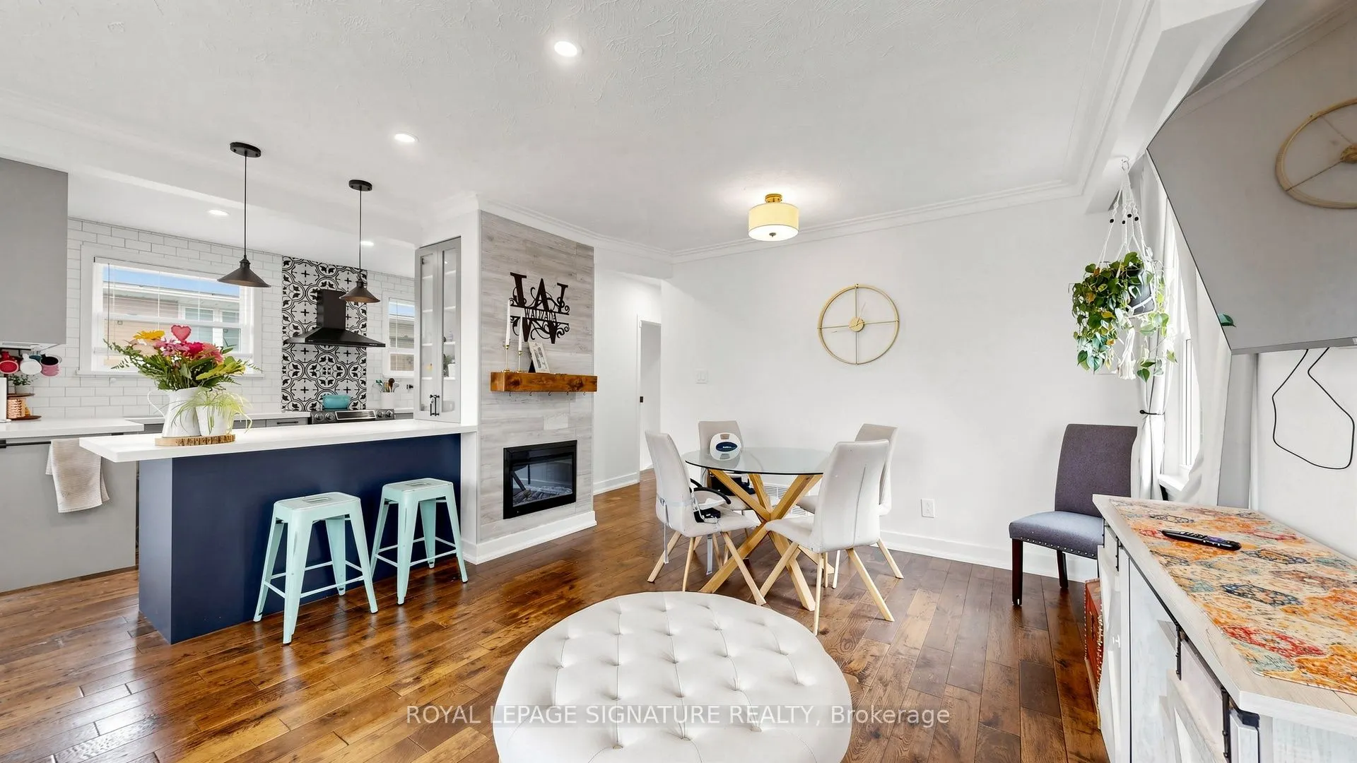 33 Neapolitan Drive