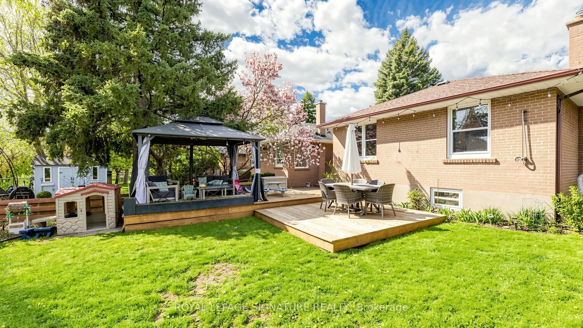 33 Neapolitan Drive