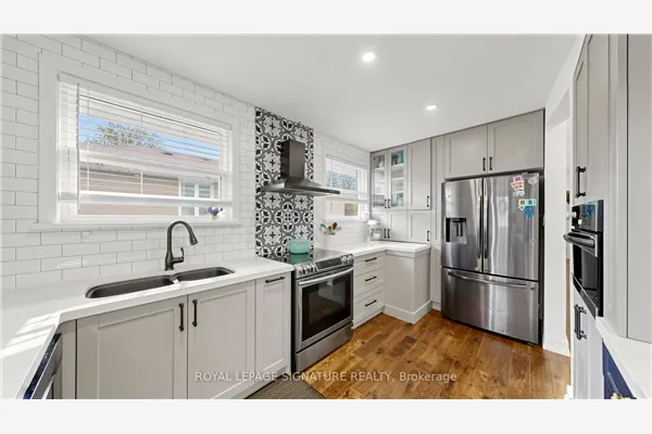 33 Neapolitan Drive