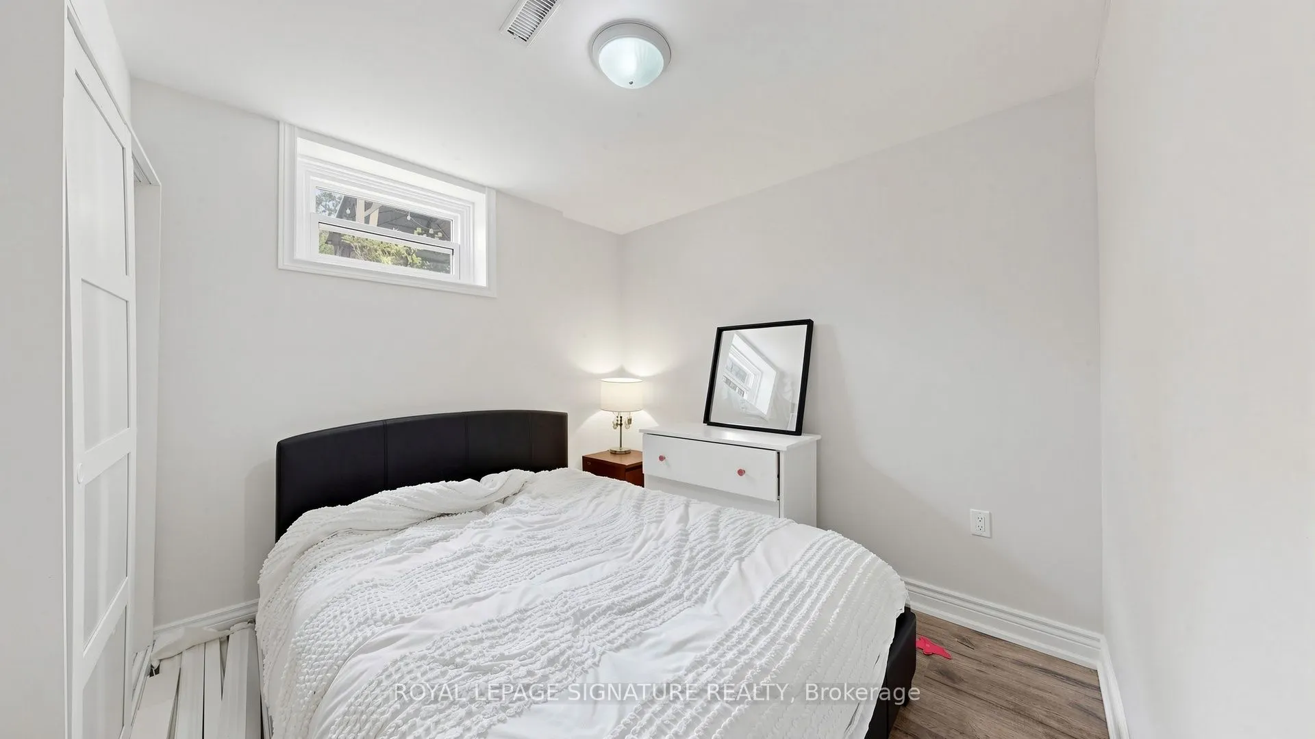 33 Neapolitan Drive
