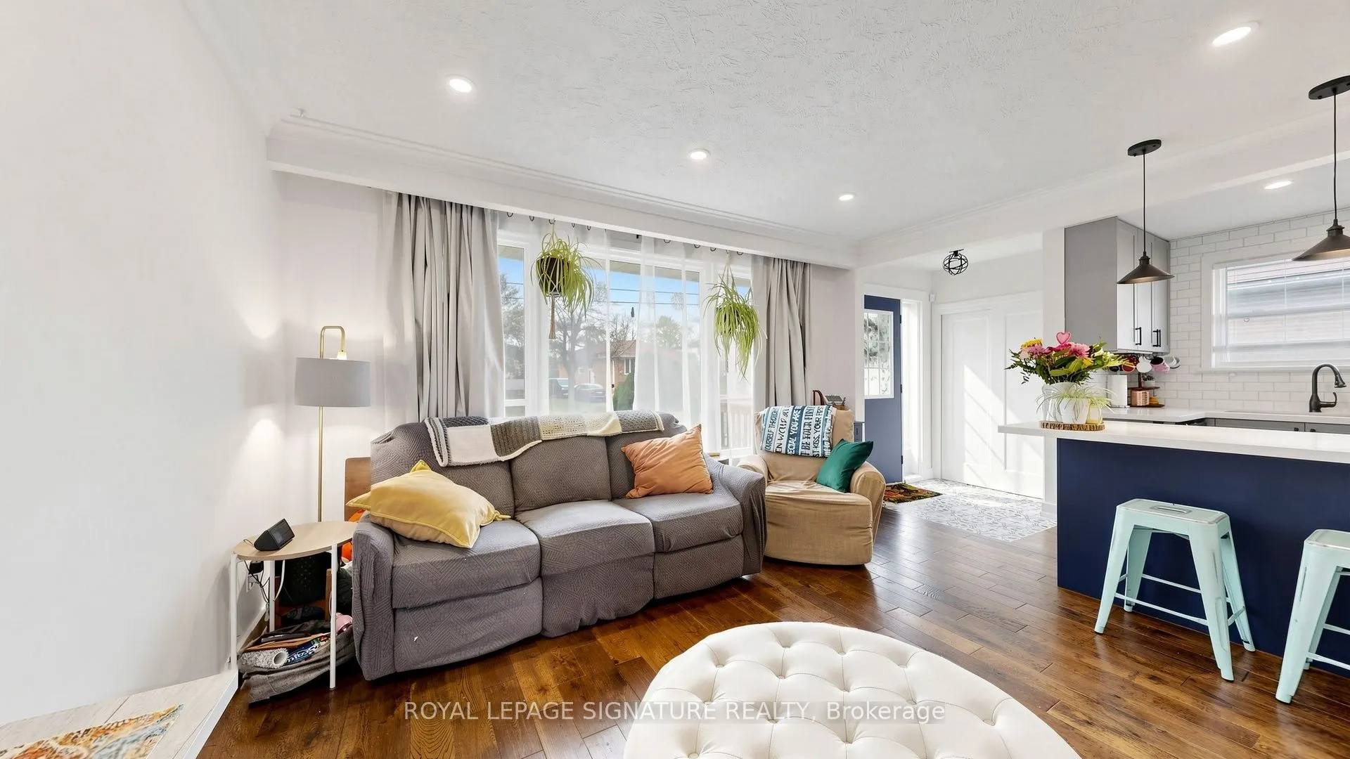 33 Neapolitan Drive
