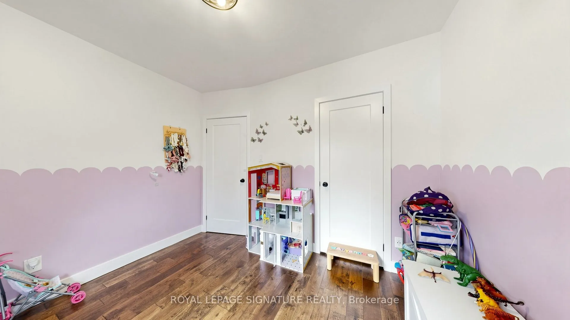 33 Neapolitan Drive