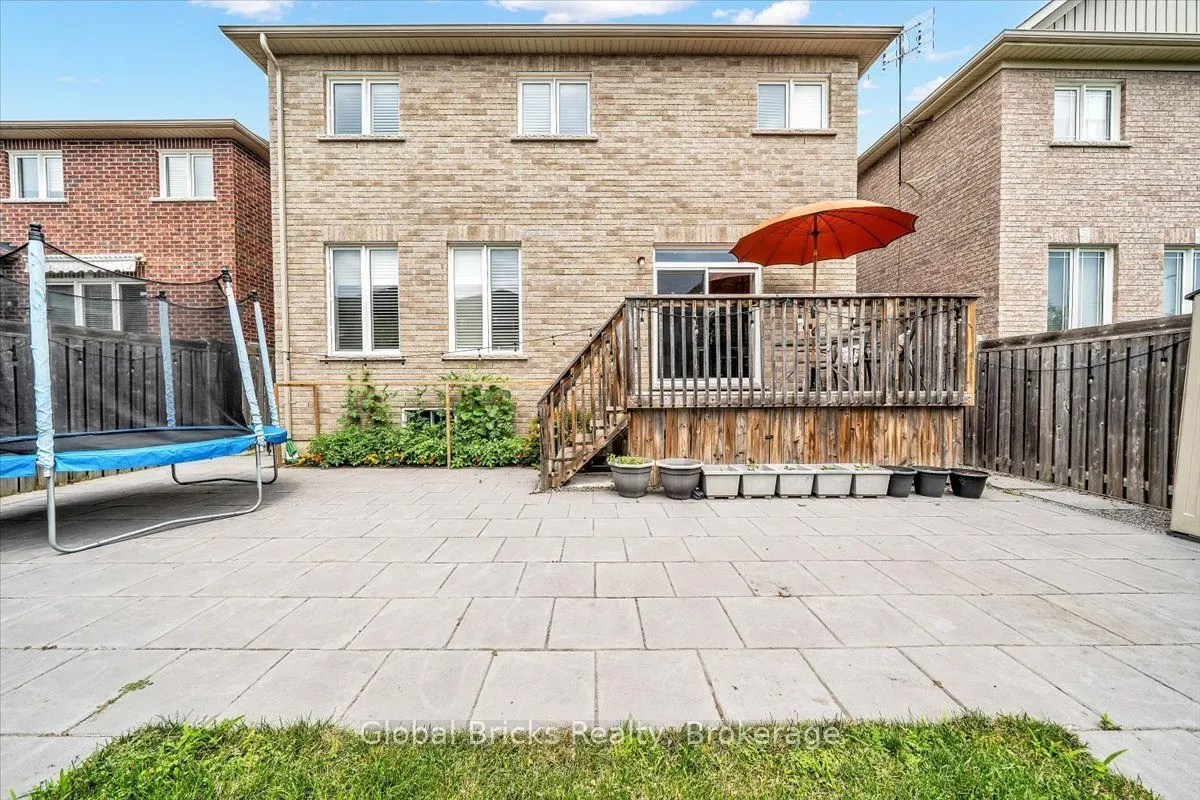 47 Holyrod Drive