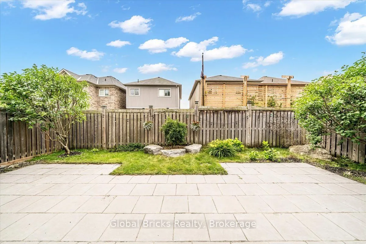 47 Holyrod Drive