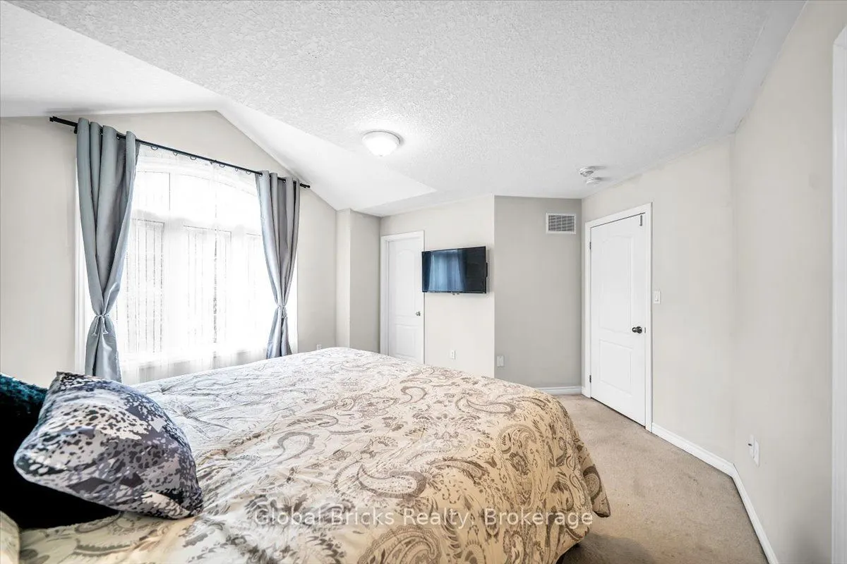 47 Holyrod Drive