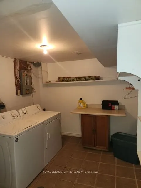 33 Lysander Court