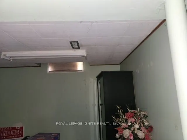33 Lysander Court