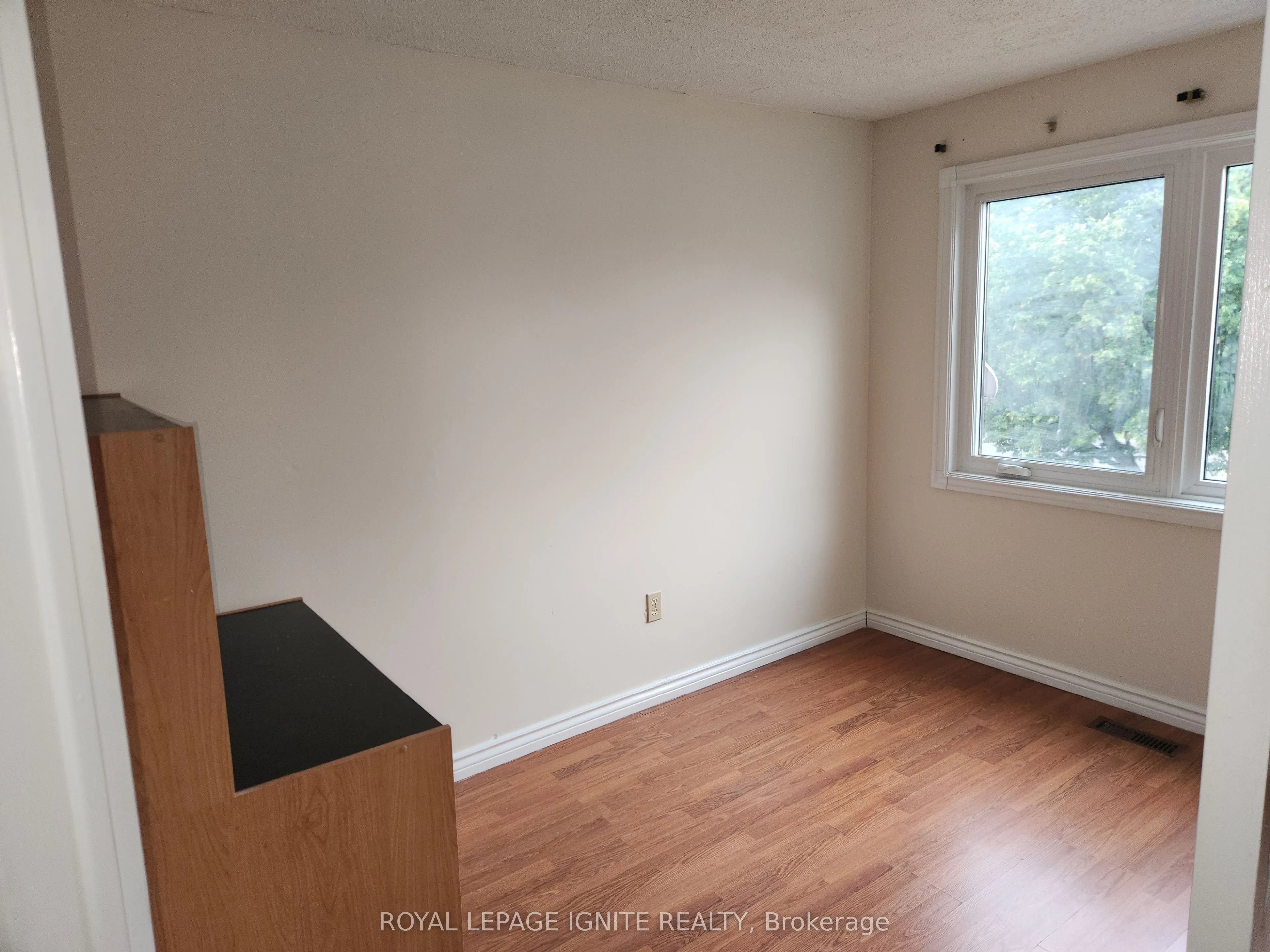 33 Lysander Court