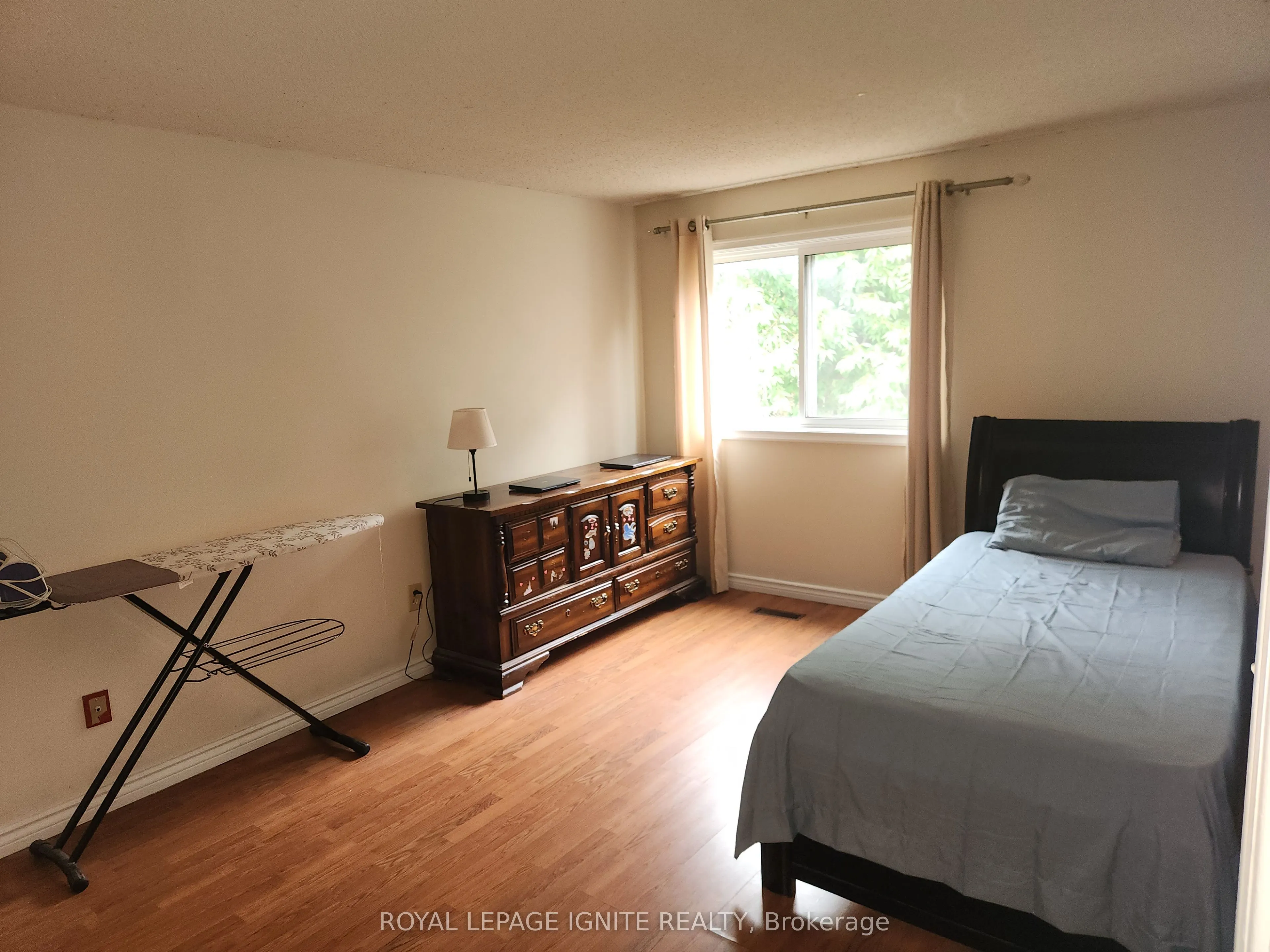 33 Lysander Court