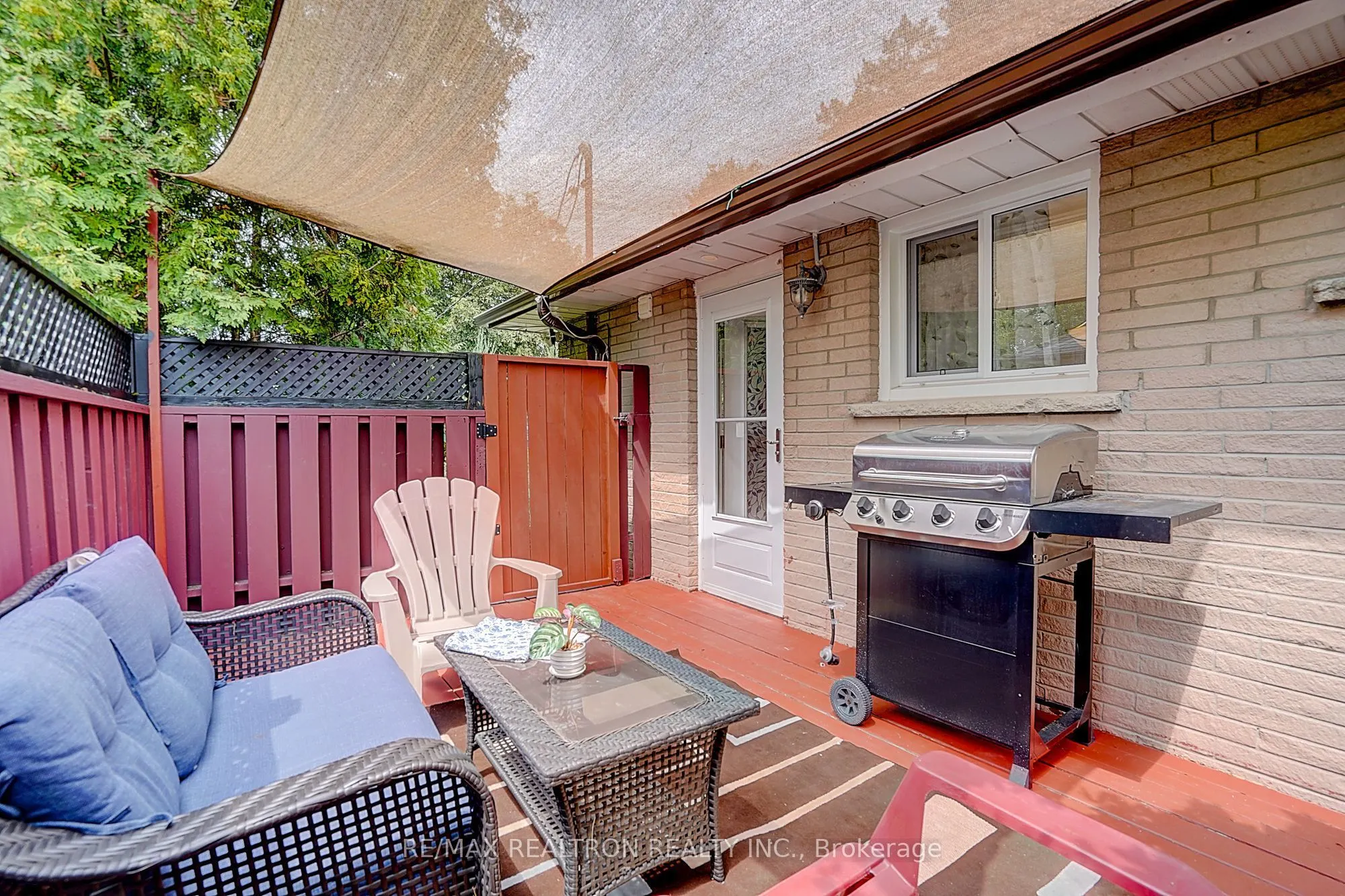 583 Pinewood Street