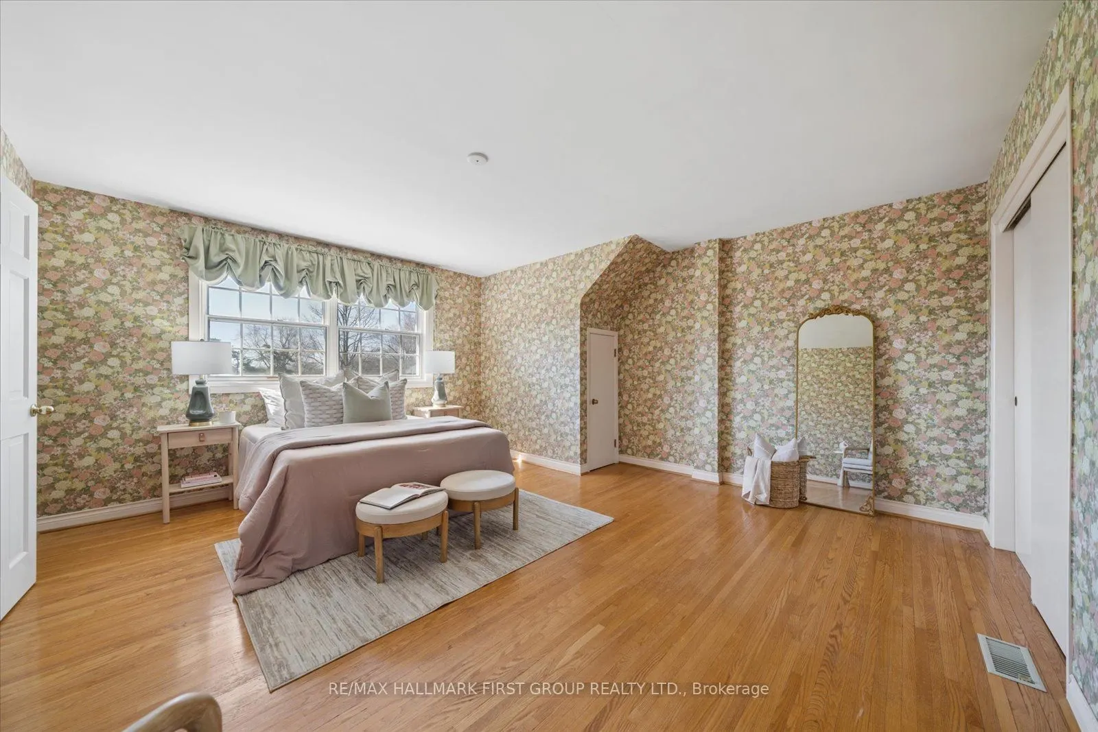 525 Myrtle Road W