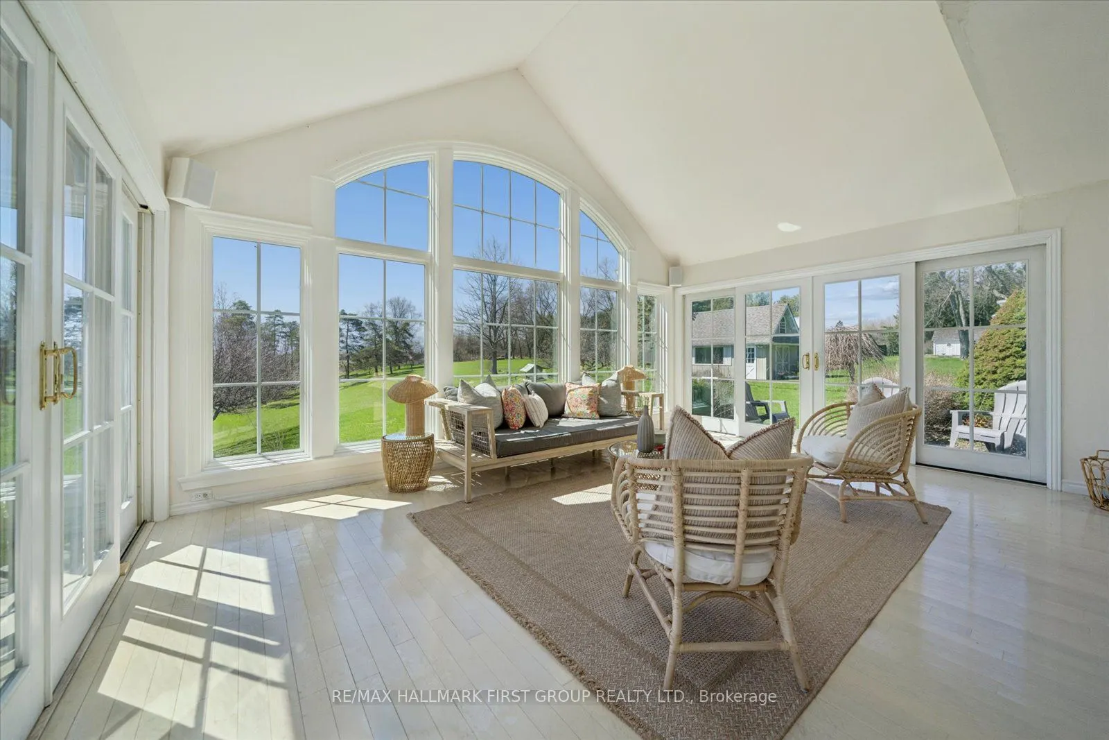 525 Myrtle Road W