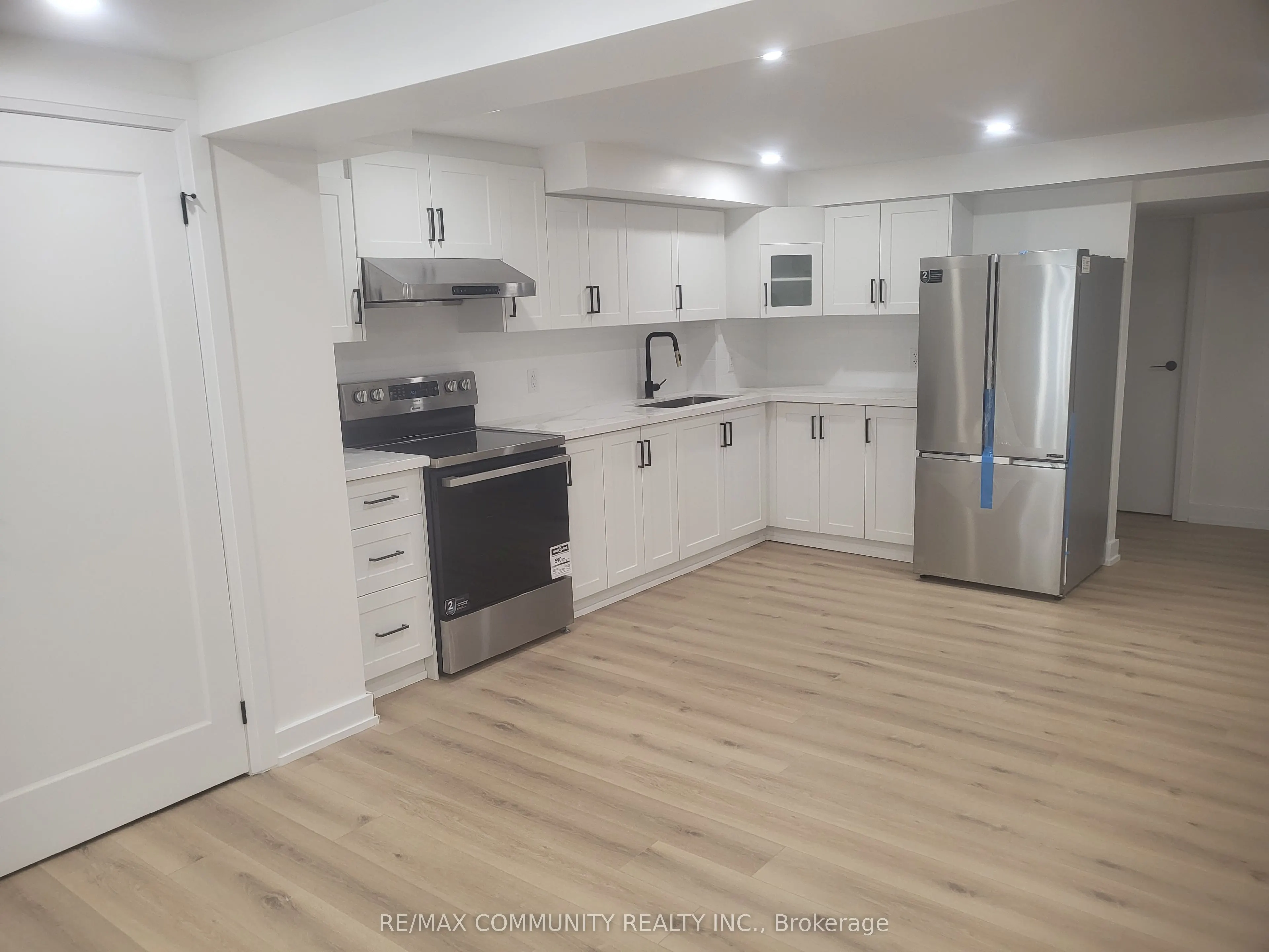 609 Amberwood Crescent #Basement